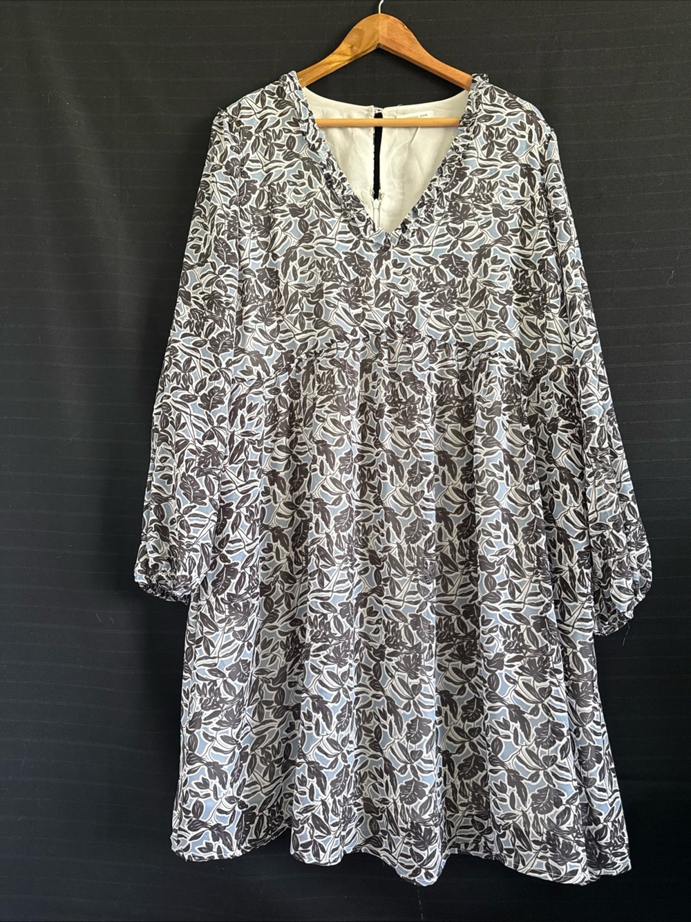 Chic Soul Dress Size 2X Knee Length Blue Floral Long Sheer Sleeve V Neck Plus